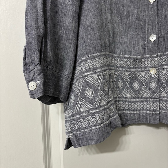 Chico’s Design Linen and Rayon Embroidered Top size 2 - Picture 3 of 6
